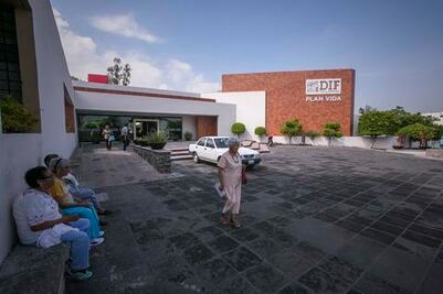 Faltan médicos para adultos mayores, alerta gerontólogo