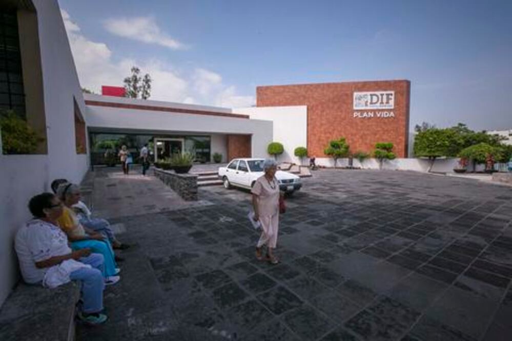 Faltan médicos para adultos mayores, alerta gerontólogo