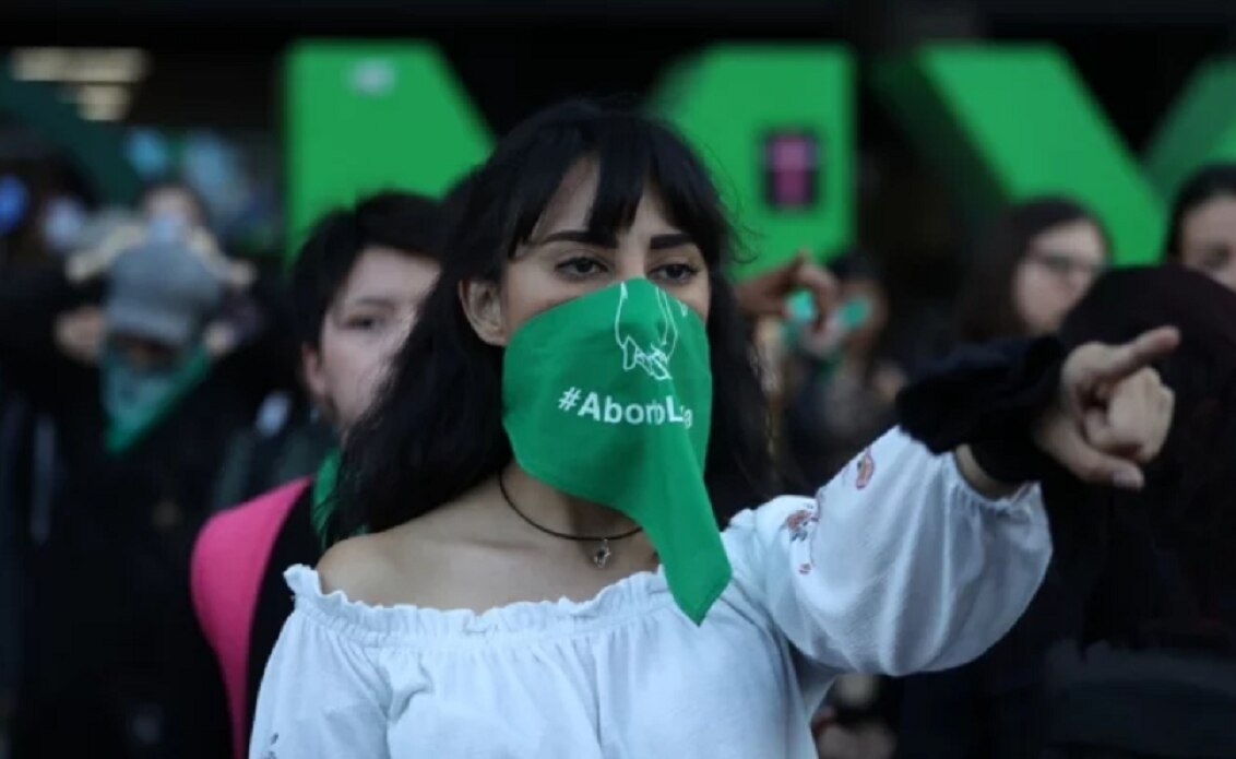 Spotify ya tiene la versión perreo de "El violador eres tú"