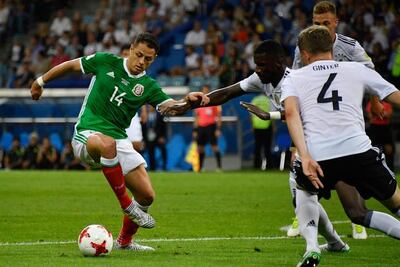 Bayer soltaría al Chicharito