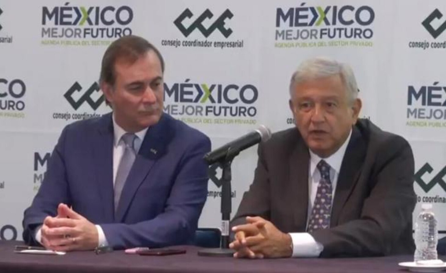 AMLO suma a empresarios a transición