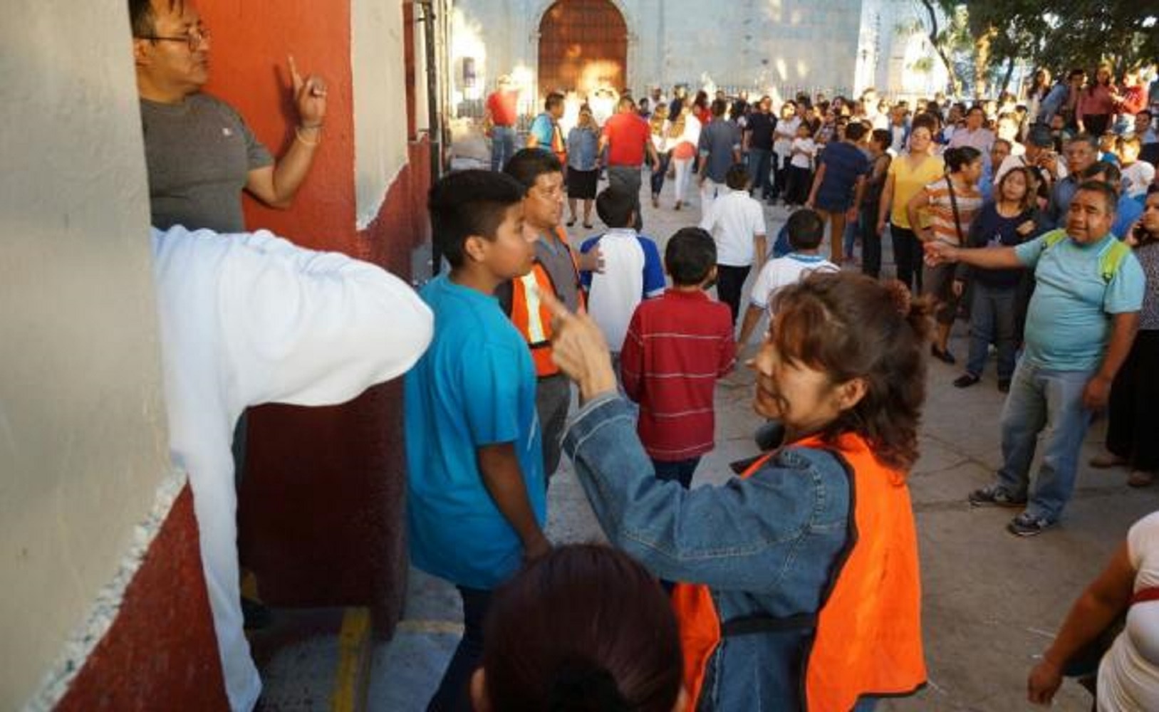 Suman casi tres mil réplicas del sismo de 7.2 del viernes