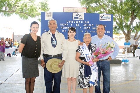 Festejan a los adultos mayores