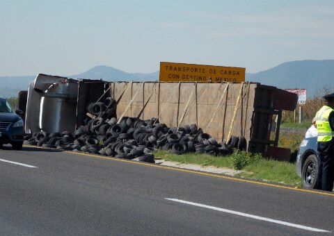 Chocan ocho en carambola en la 57
