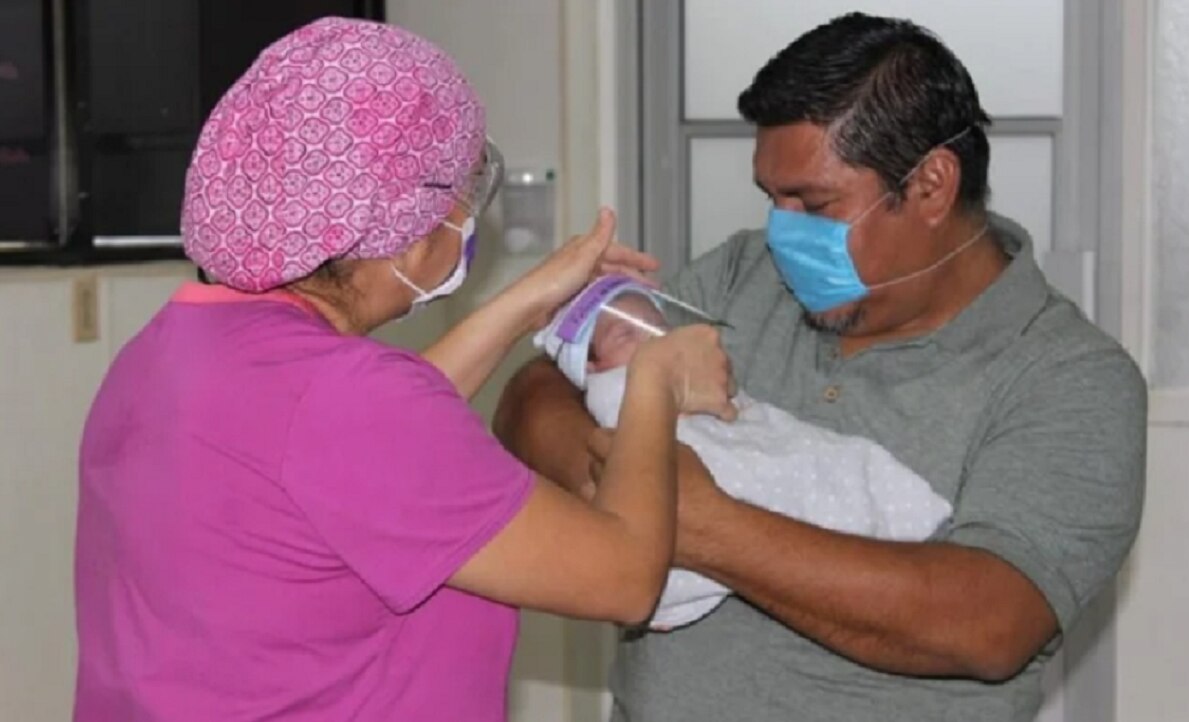 Da negativo a Covid-19, bebé de madre contagiada; ella muere después del parto