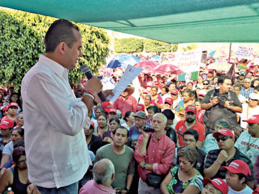 Marchan priístas en calles de SJR