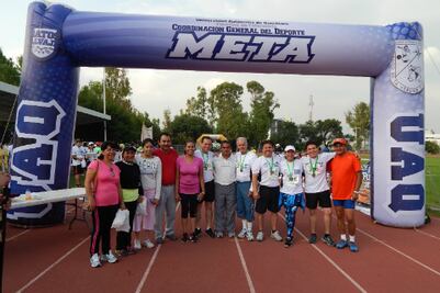 Cientos corren en la ‘Toño Palacios’