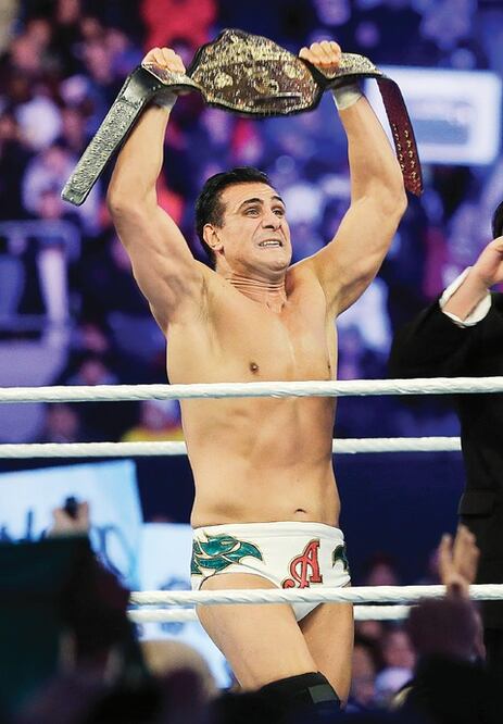 WWE ilumina la Santa María