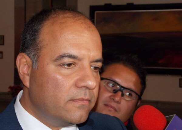 Municipio dialoga con comerciantes