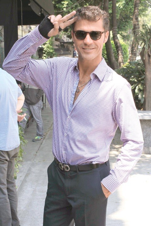 Cantará en película