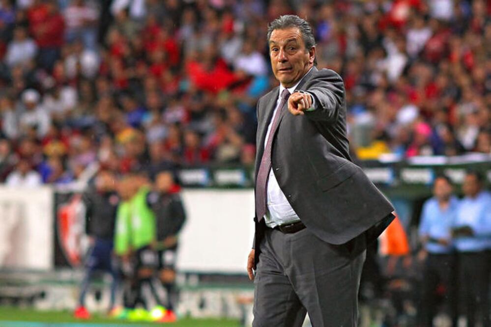 El entrenador cementero espera que el Azul será la locura el sábado (JORGE BARAJAS. IMAGO7)