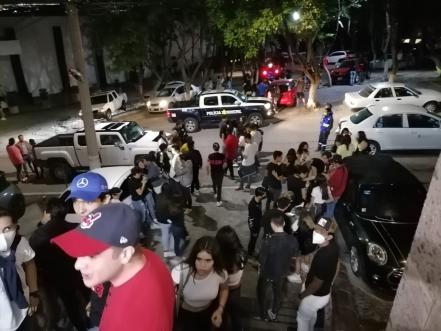Desalojan a más de mil personas, en dos fiestas