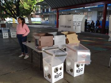 Robo de urnas, amenazas a candidatos y boletas insuficientes, denuncias ante el INE 