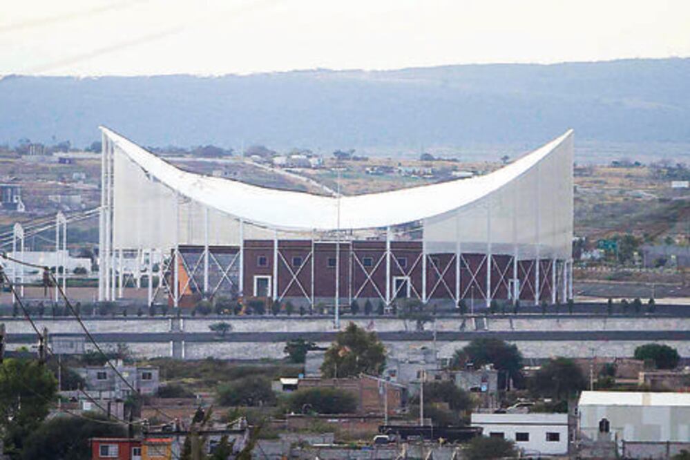 PRI lamenta venta del nuevo lienzo charro