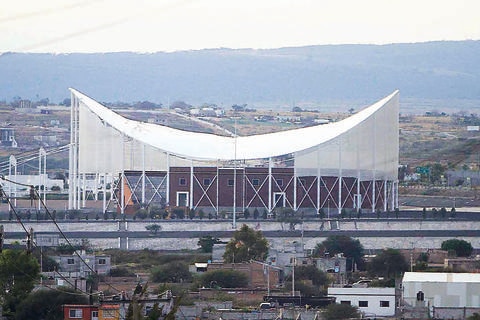 PRI lamenta venta del nuevo lienzo charro