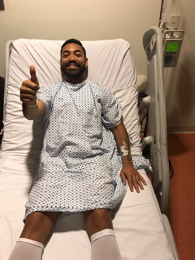 Fabián celebró tras la correción de su lesión en la espalda baja. FOTO: TWITTER