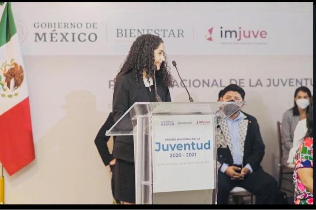 Por diseñar un biosensor, estudiante queretana gana el Premio Nacional de la Juventud