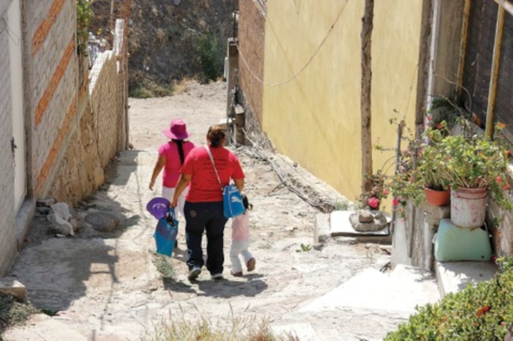 Define SJR trabajos de anclaje de rocas