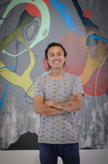 Tras participar en varios colectivos, el artista presenta su primera serie individual (FOTOS: LUIS SÁNCHEZ. EL UNIVERSAL)