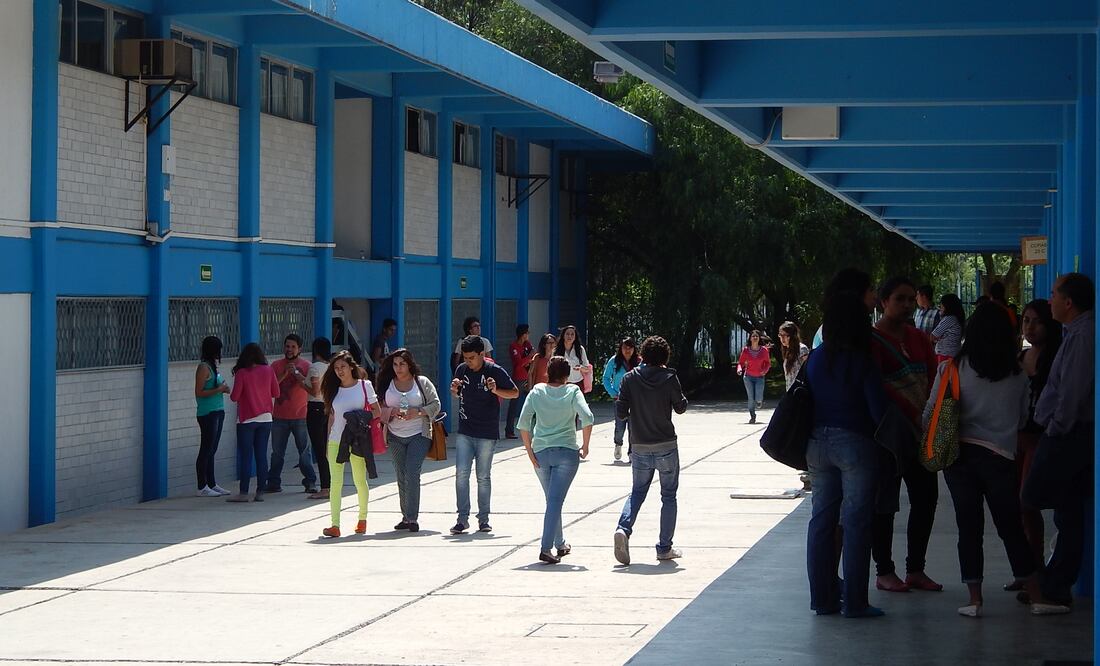 “La universidad es algo vivo y actuante”