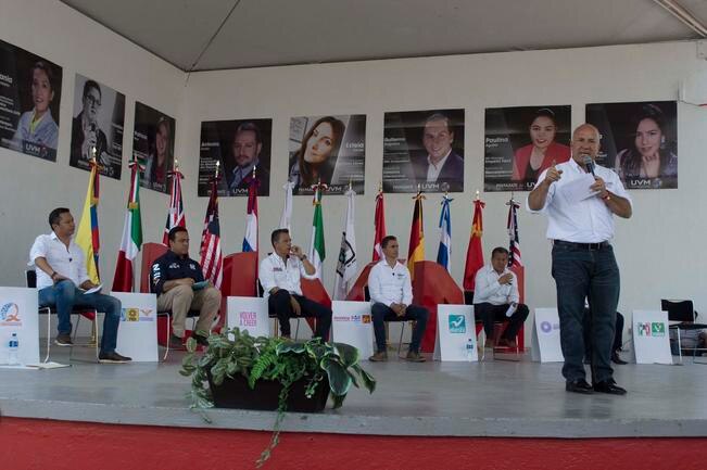 aspirante de la coalición Por un Querétaro Seguro asistió al segundo debate que se realizó en las instituciones de la UVM, para dar a conocer sus propuestas de gobierno (GUILLERMO GONZÁLEZ. EL UNIVERSAL)