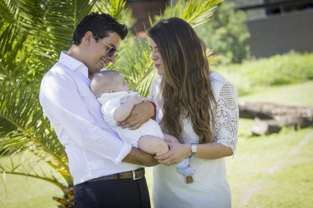 Adriana Aguilar y Roberto Contreras. Papás