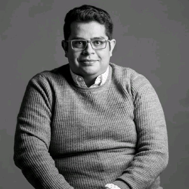 Logo de Luis  Estrada