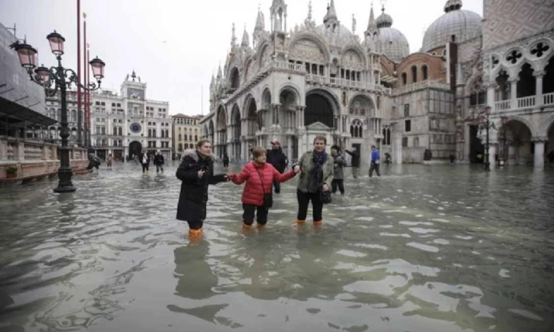 “Venecia está de rodillas”, en la peor inundación en más de 50 años