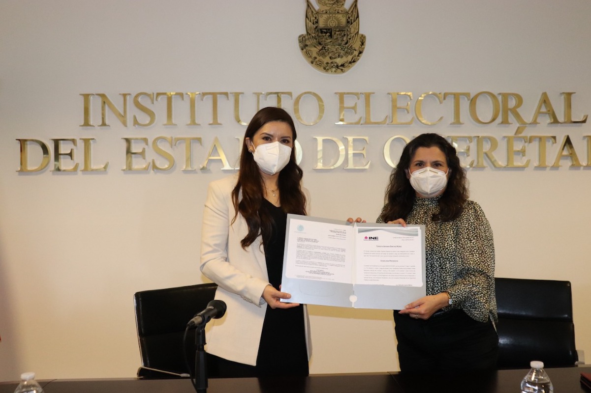 Teresita Sánchez Núñez recibió su nombramiento como presidenta del IEEQ