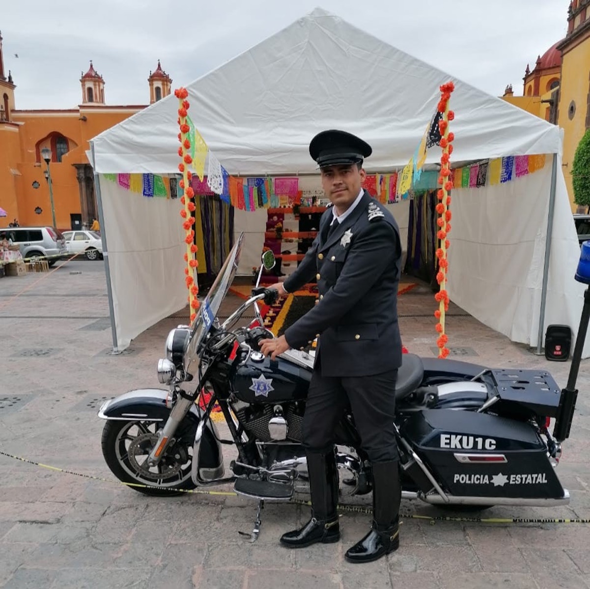 Policías de Querétaro dedican altar a Pedro Infante