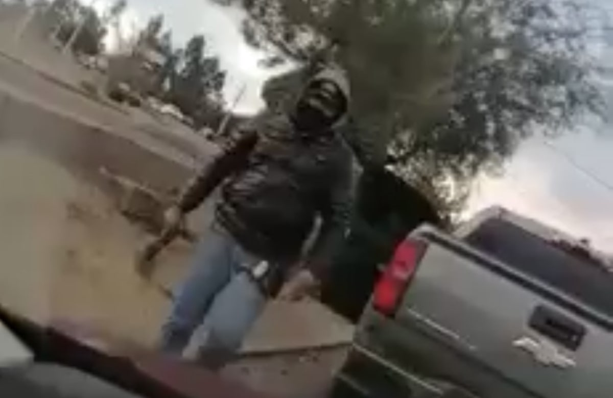 Video. “Me está apuntando con un arma”: mujer es perseguida en calles de Nogales, Sonora
