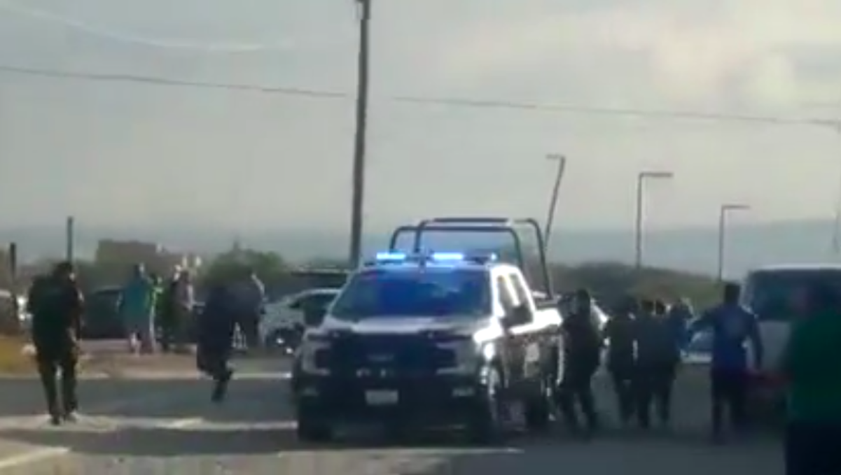 "Todo el peso de la ley"; denunciarán a agresores de policías en San Juan del Río 