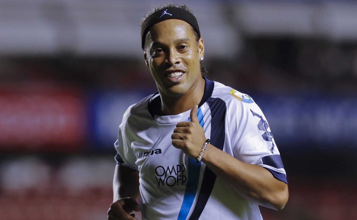 Ronaldinho confirma su regreso a Quer&eacute;taro para la reapertura de la Corregidora