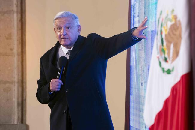 Presidente L&oacute;pez Obrador analiza proyecto del tren M&eacute;xico-Quer&eacute;taro