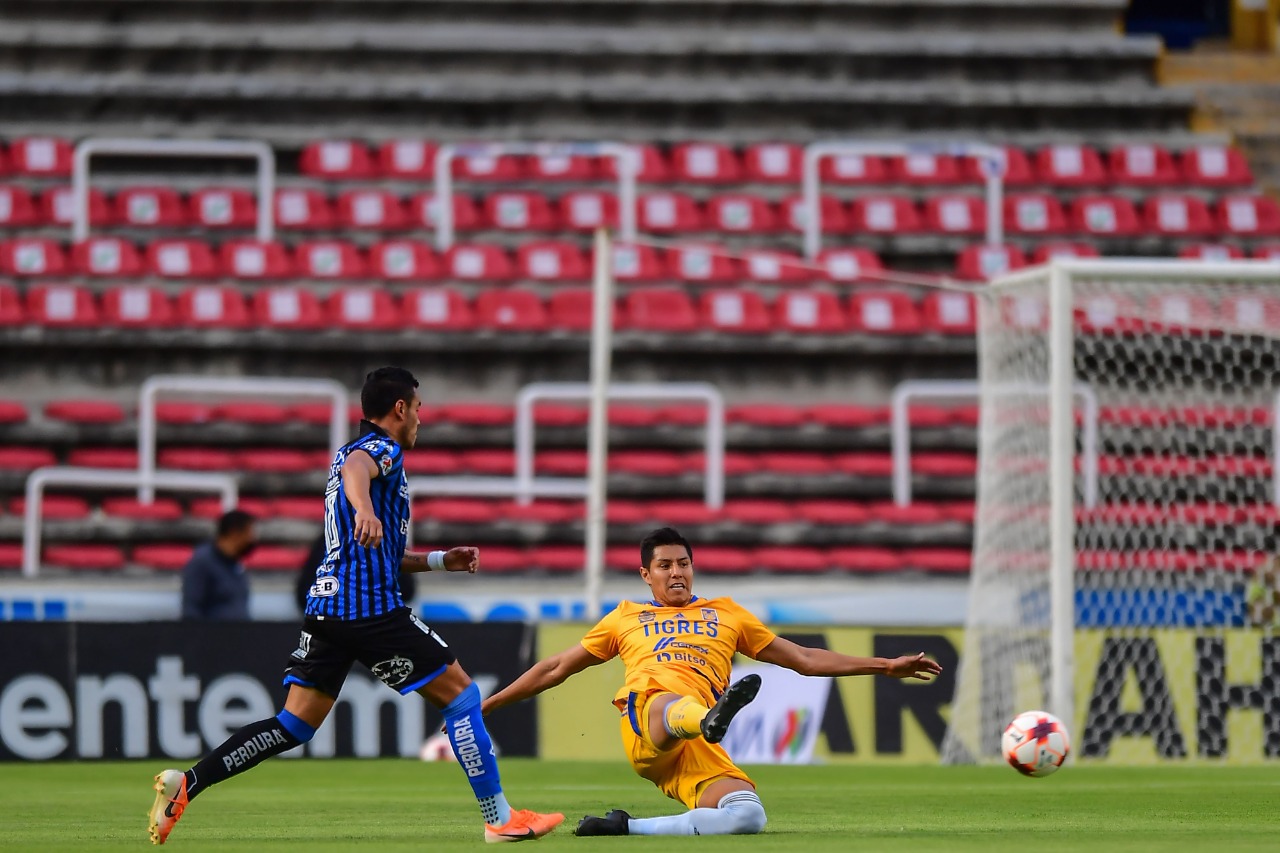 En su regreso al estadio  Corregidora, Gallos pierde ante Tigres 