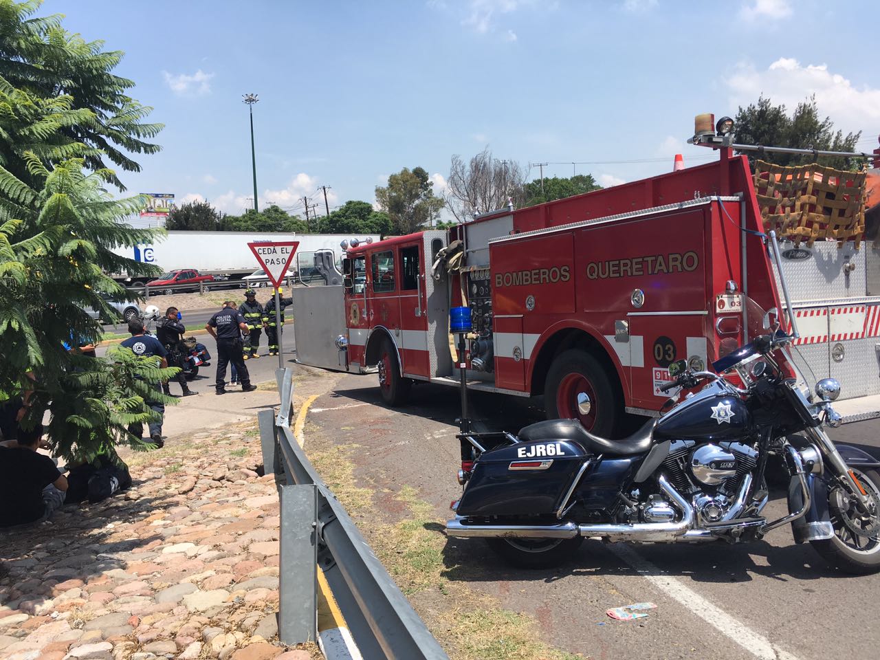 accidente, exceso de velocidad, camión, Boulevard Bernardo Quintana, 5 de febrero, Policía Estatal, Policía Municipal