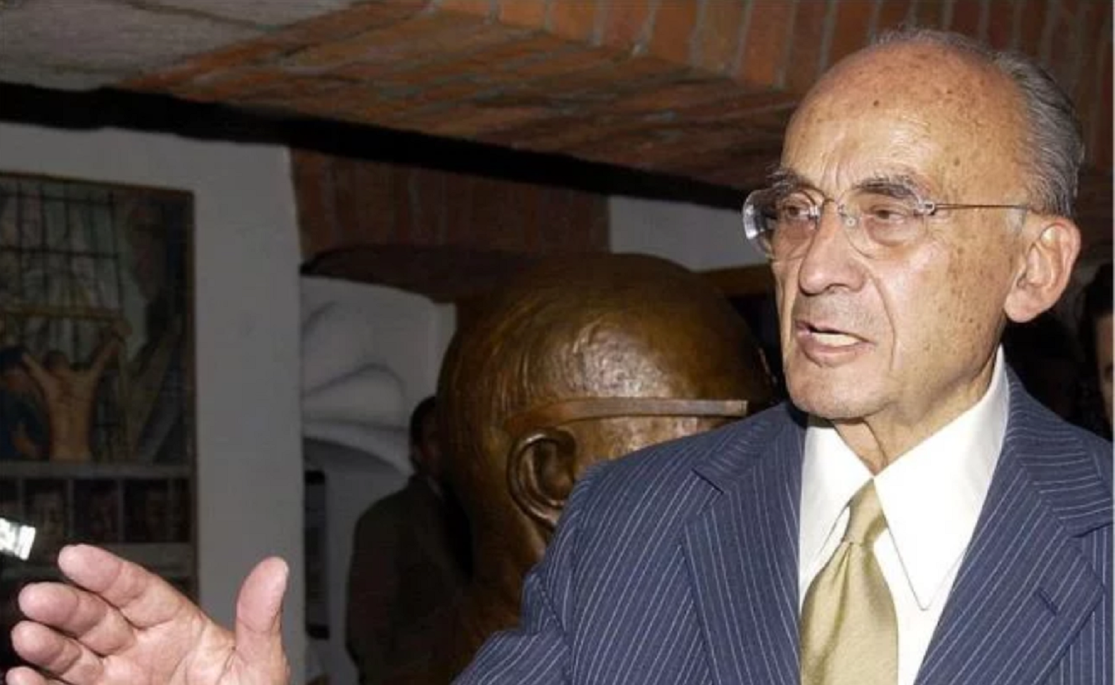 ¿Cómo es la vida de Luis Echeverría al cumplir sus 97 años?