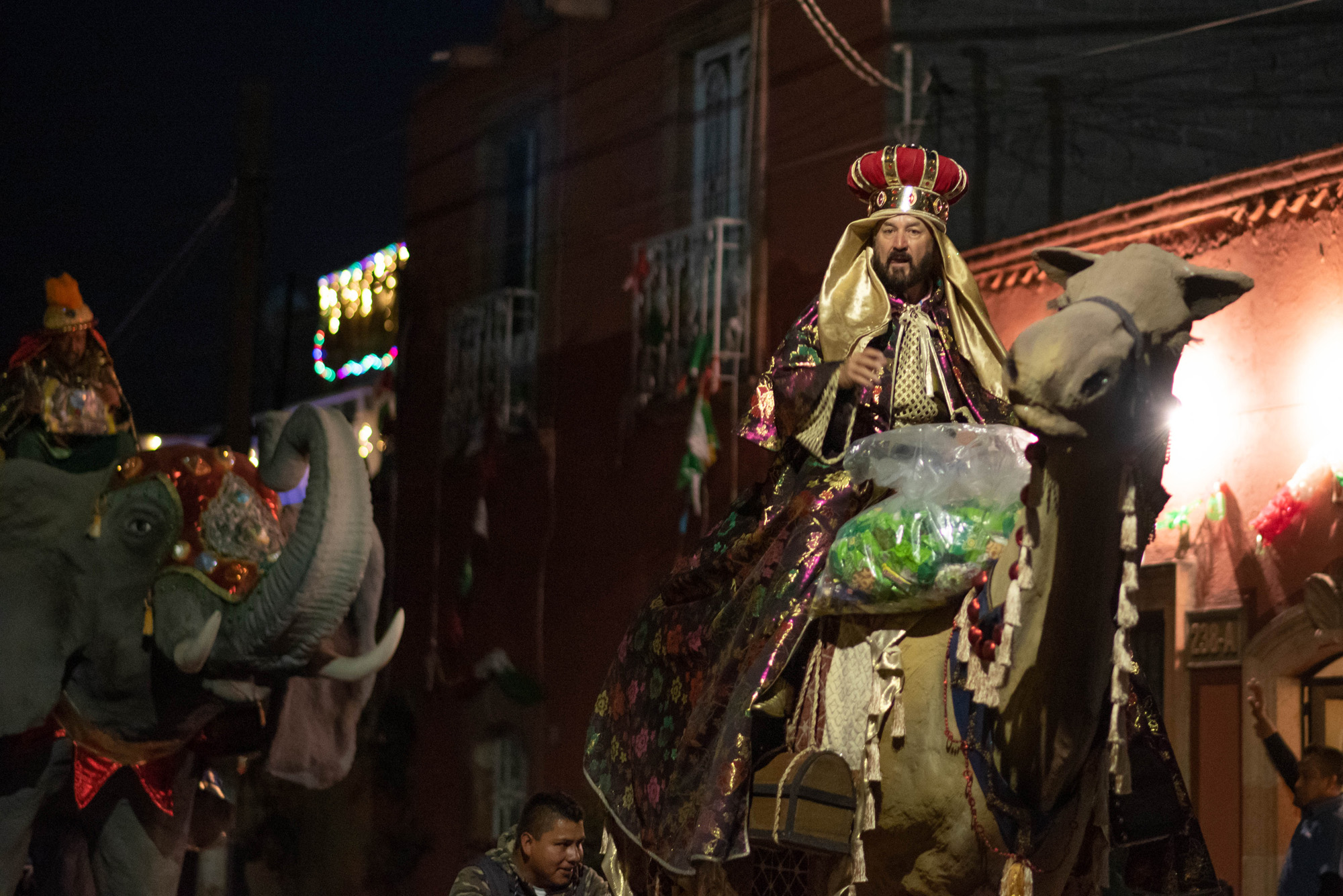 Celebran primera edición de la Caravana de Reyes Magos