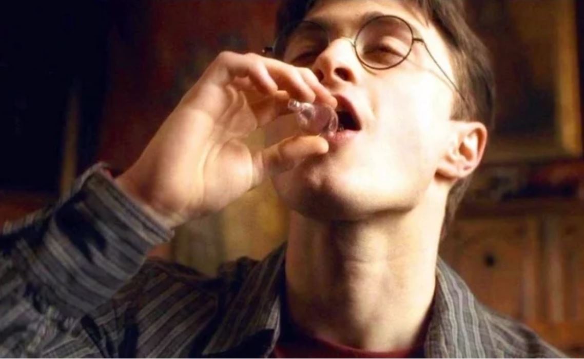 Radcliffe se refugió en el alcoholismo por Harry Potter