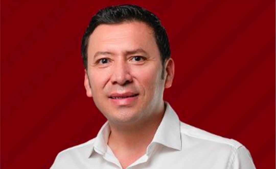 Senador por Querétaro se separa del cargo; va por gubernatura
