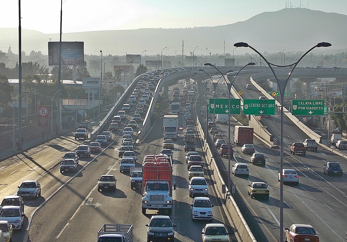 "Crece la población y se incrementa el tráfico en la ciudad", alerta diputado de Querétaro 