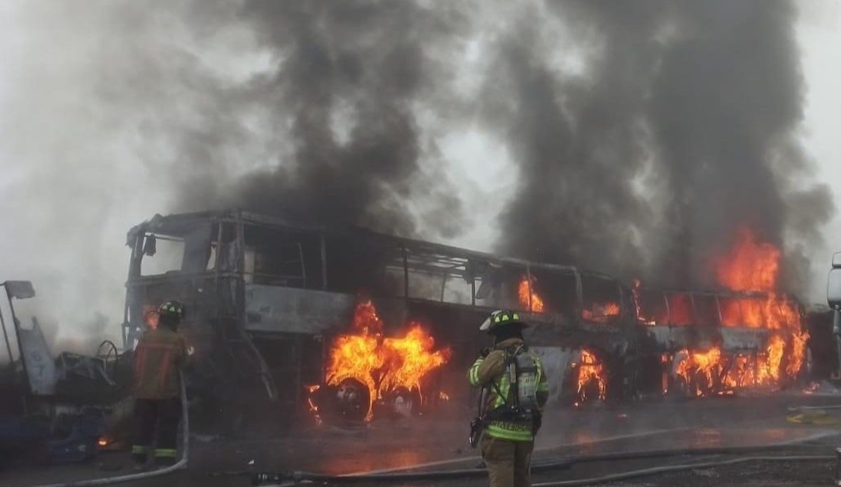 Autobús con seguidores de Rayados sufre accidente cerca de Querétaro 