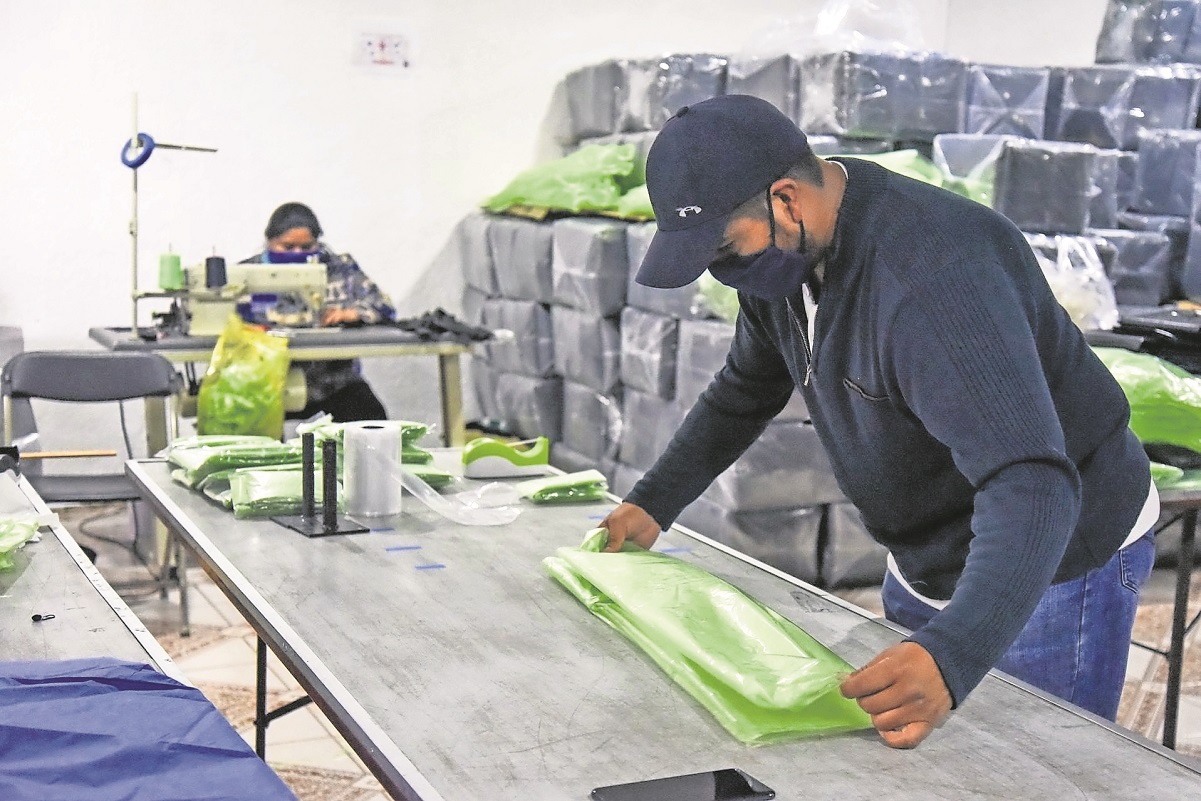 Empresas en Querétaro "descansan" a sus trabajadores ante la falta de insumos 