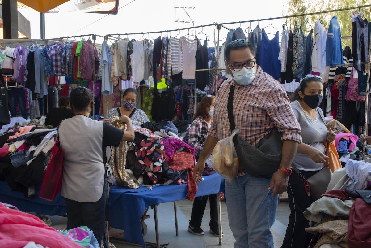 Ventas en los tianguis caen hasta 70% debido a los contagios de Covid-19, en Querétaro