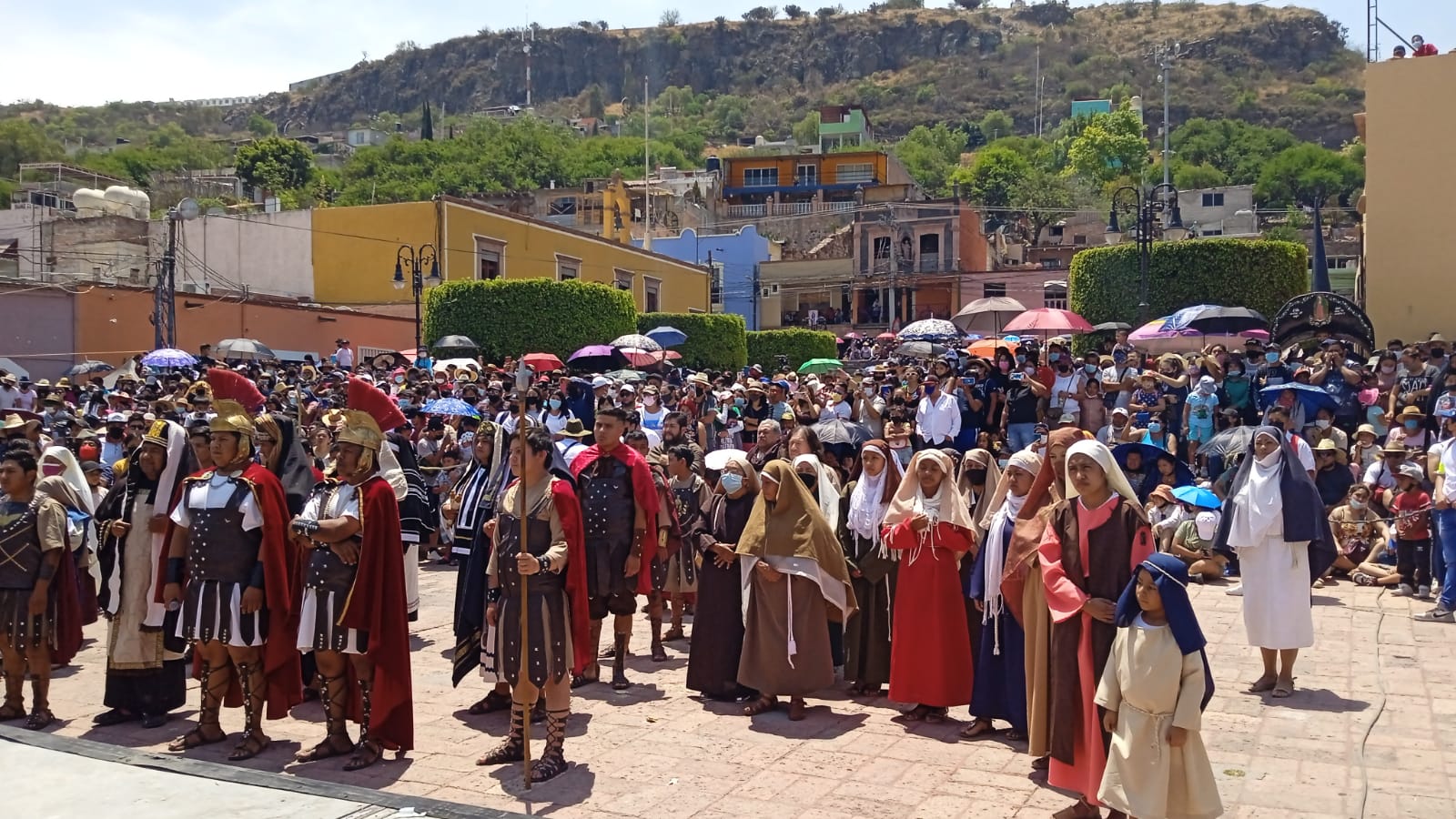 Semana Santa. Así se vive el tradicional Viacrucis de La Cañada, en Querétaro 