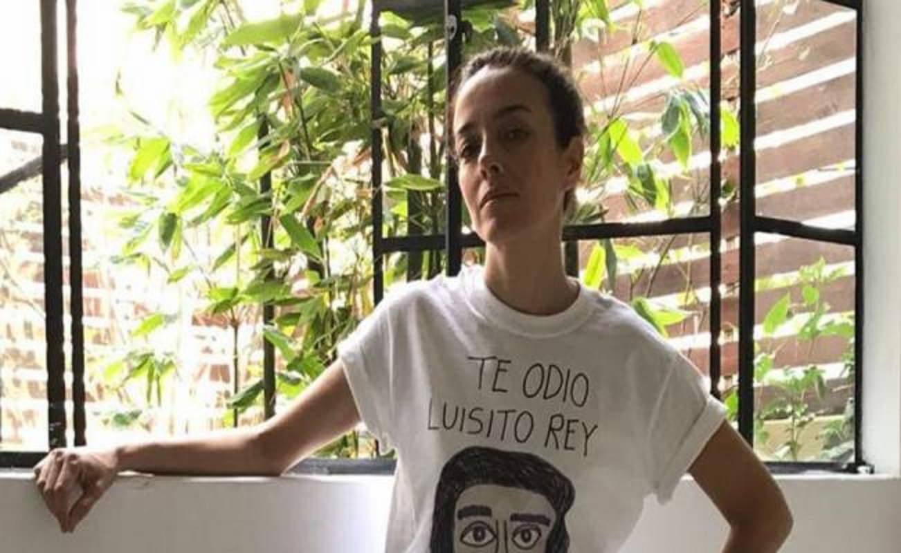 Cecilia Suárez estrena playera de “Odio a Luisito Rey” y fanáticos enloquecen