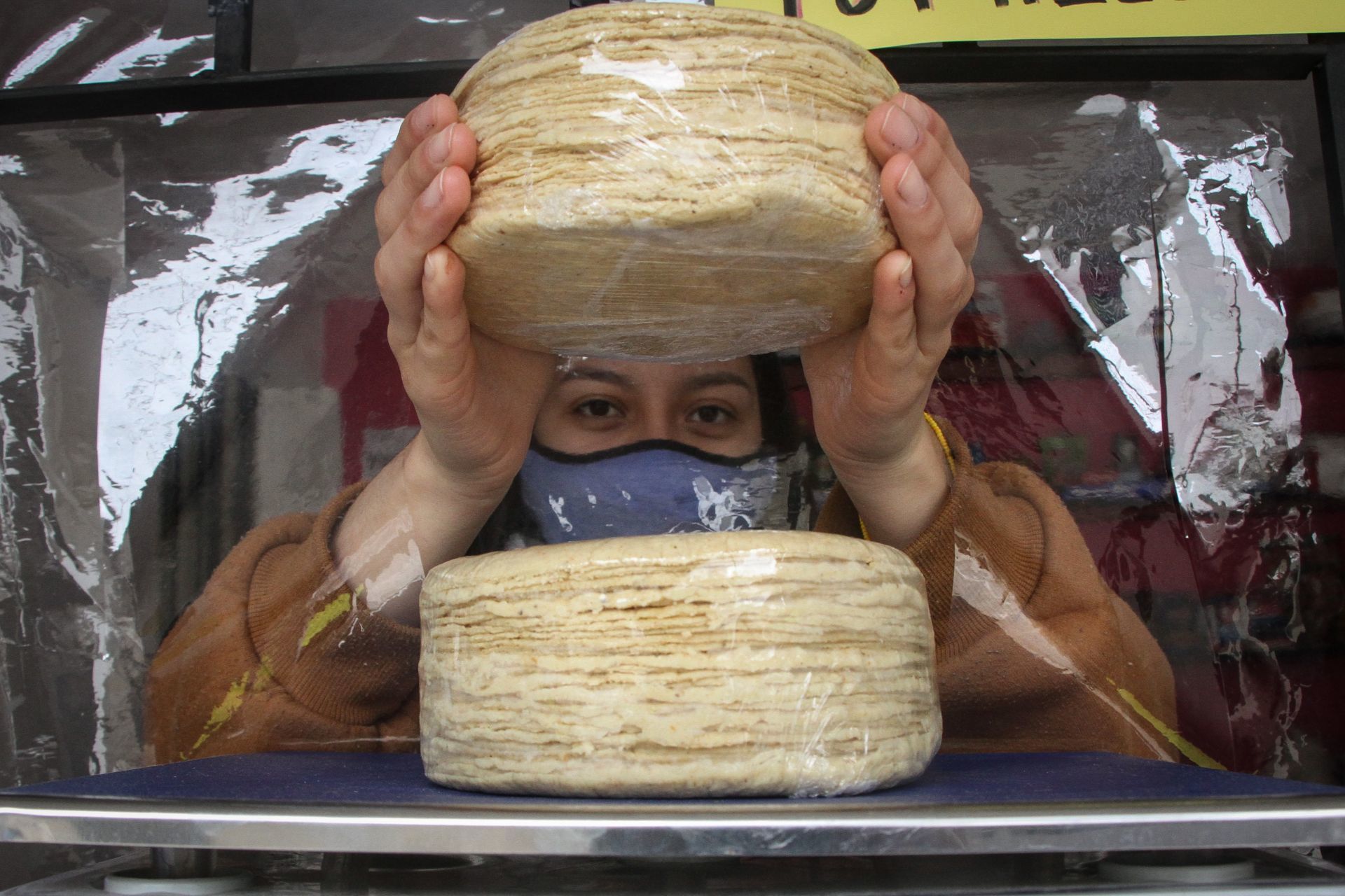 Tortilleros frenan precios; rechazan cobrar más de 20 pesos el kilo