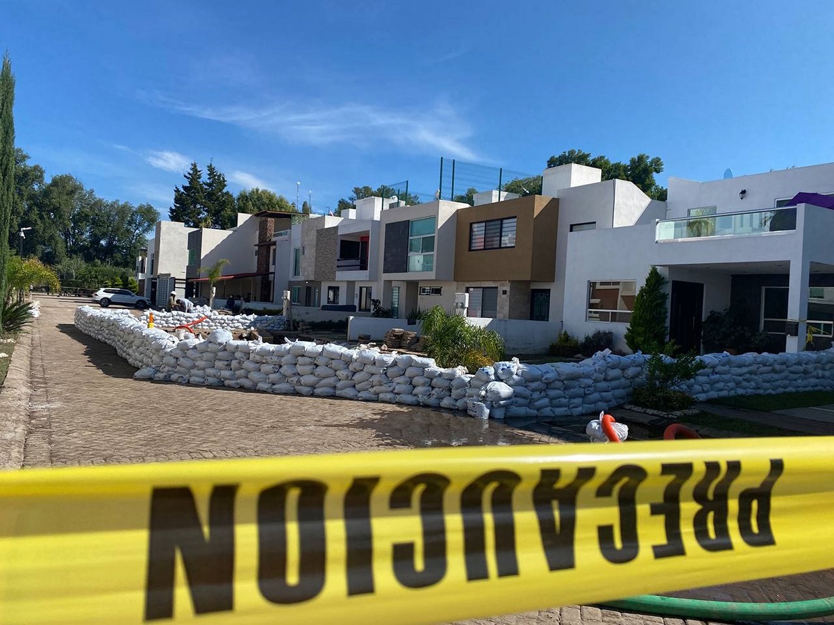 Casas inundadas en San Juan del Río podrían ser inhabitables