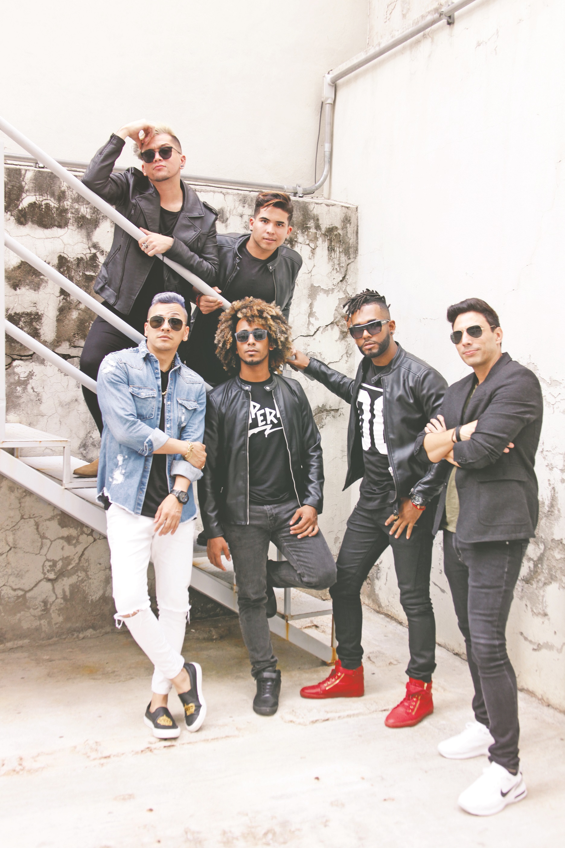 Flex y Patricio Amaro se unen a 4U, la primera boy band paname&ntilde;a integrada por Joy, Thavo, Maik y &Aacute;ngel, para posicionarse dentro del pop latino