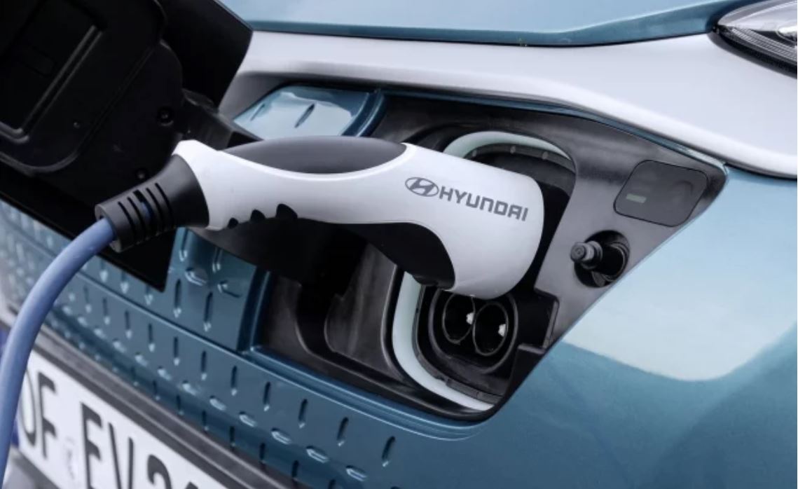 Hyundai confirma fabricaci&oacute;n de su primer auto el&eacute;ctrico